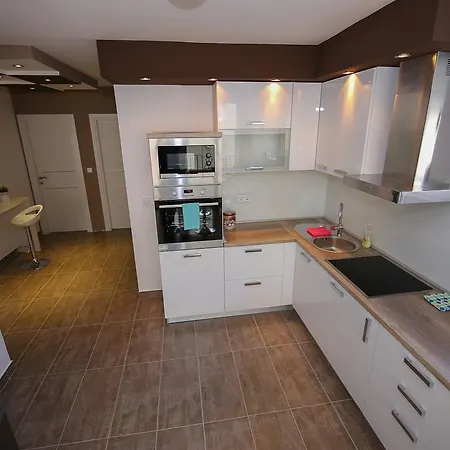 Апартаменты Apt. Ivana - City Center
